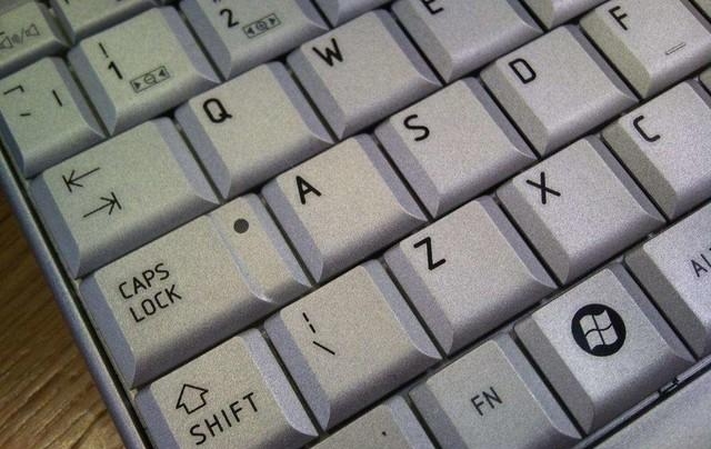 键盘乱键怎么处理最快呢，教你键盘按键错乱如何应对
