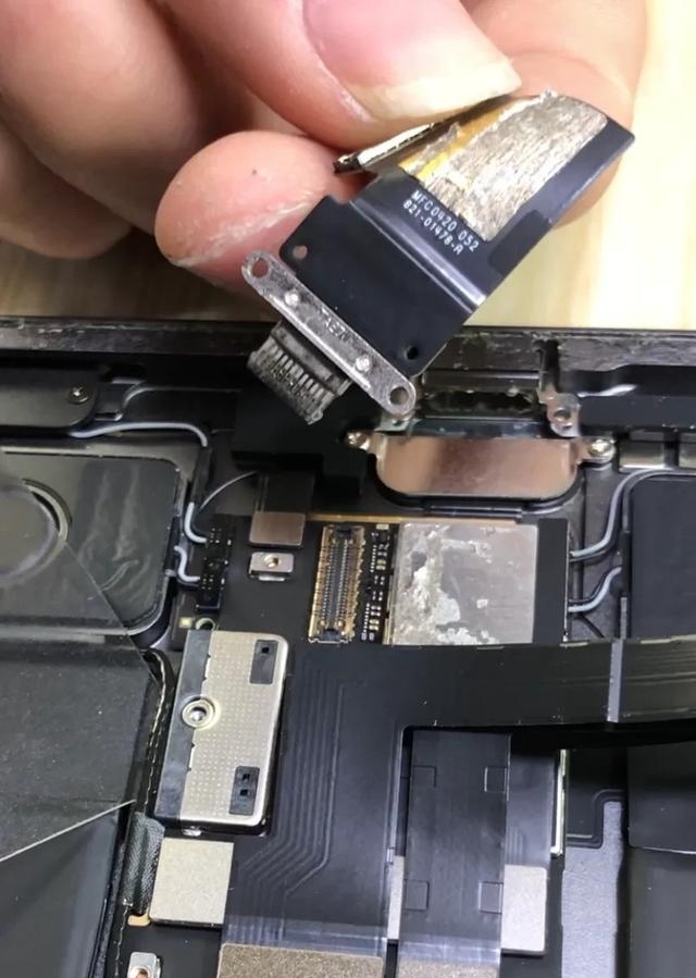 手机尾插坏了怎么修复呢，手机无法充电解决方法